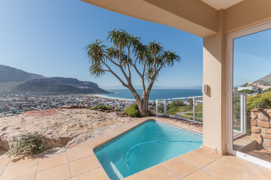 To Let 4 Bedroom Property for Rent in Fish Hoek Western Cape